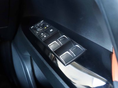 2016 Lexus LX — миниатюра 39