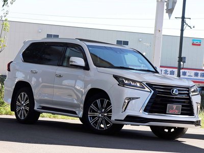 2016 Lexus LX photo 4