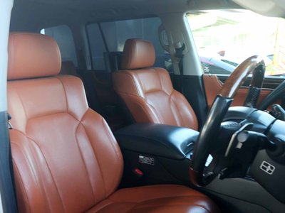 2016 Lexus LX photo 6