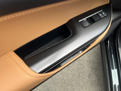 صورة مصغرة 37 لـ 2025 Lexus NX