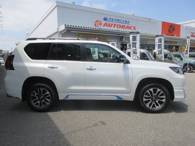 TOYOTA LAND CRUISER PRADO - 7