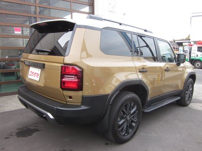 TOYOTA LAND CRUISER 250 - 7