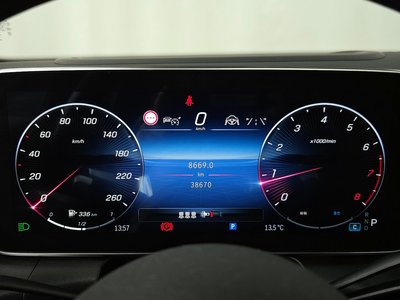 MERCEDES-BENZ GLC - 8