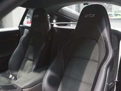 PORSCHE 718 CAYMAN - 6