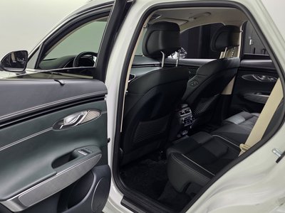صورة مصغرة 16 لـ 2022 Genesis ELECTRIFIED GV70