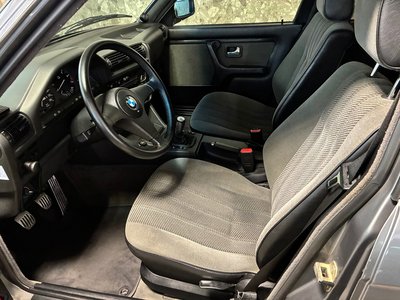 1990 BMW 3 SERIES photo 27
