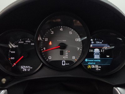 PORSCHE 718 CAYMAN - 8