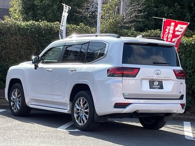 TOYOTA LAND CRUISER 300 - 10