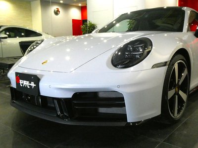 صورة 9 لـ 2025 Porsche 911