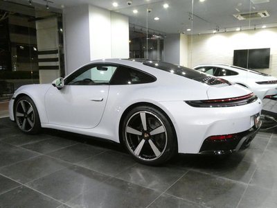 صورة 7 لـ 2025 Porsche 911