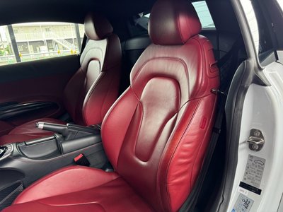 صورة مصغرة 46 لـ 2013 AUDI R8