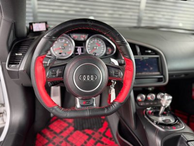 صورة مصغرة 52 لـ 2013 AUDI R8