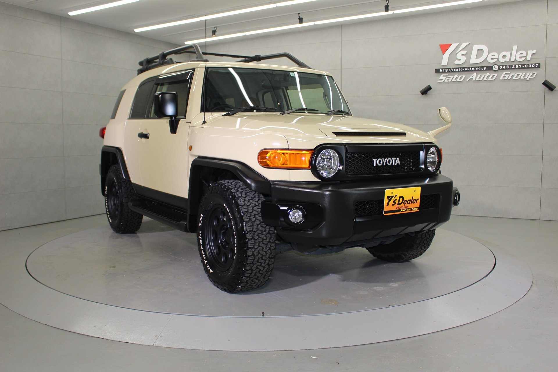 TOYOTA FJ CRUISER - View 1