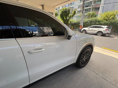 PORSCHE CAYENNE - 1