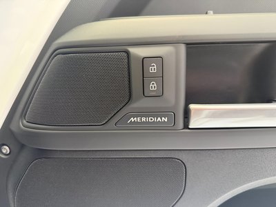 2025 LAND Rover DEFENDER thumbnail 24