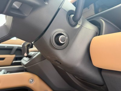 2025 LAND Rover DEFENDER thumbnail 23