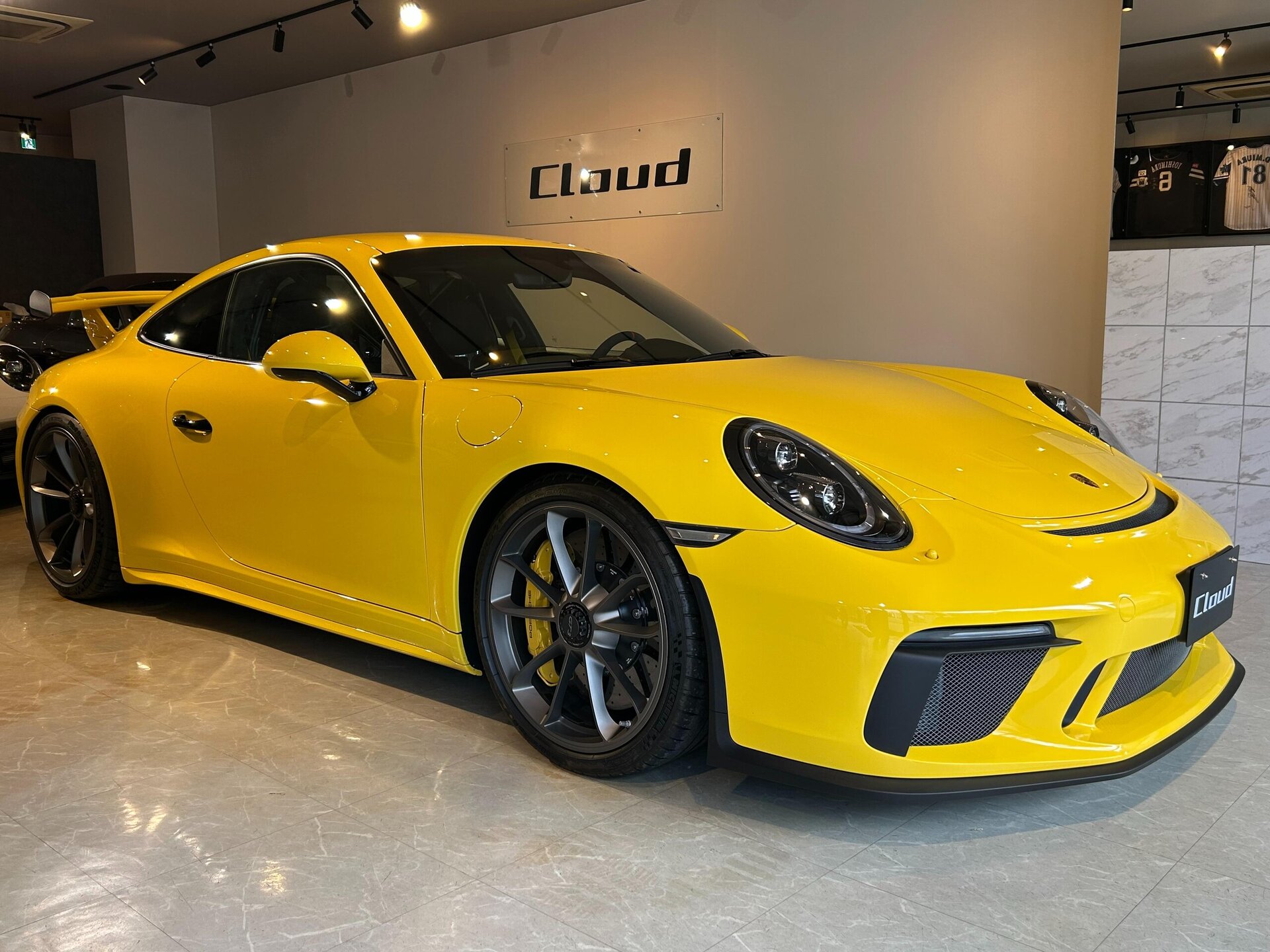 PORSCHE 911 - View 1