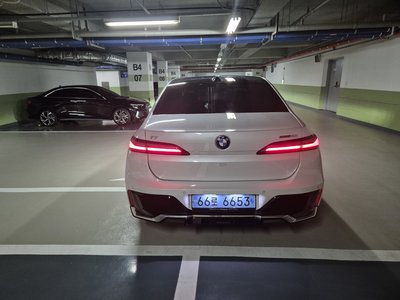 BMW I7 - 6