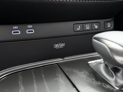 صورة 8 لـ 2023 Lexus LS