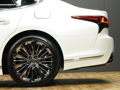 2023 Lexus LS — миниатюра 30