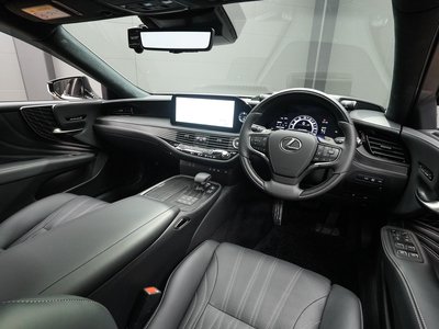 2023 Lexus LS — миниатюра 17