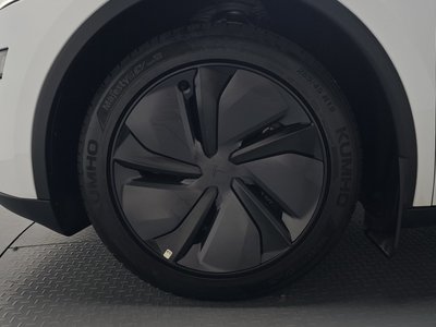 صورة 6 لـ 2025 Tesla MODEL Y