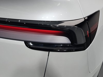 صورة 10 لـ 2025 Tesla MODEL Y
