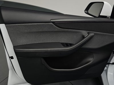 صورة مصغرة 14 لـ 2025 Tesla MODEL Y