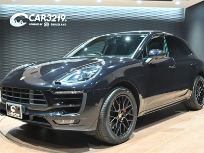 PORSCHE MACAN - 1