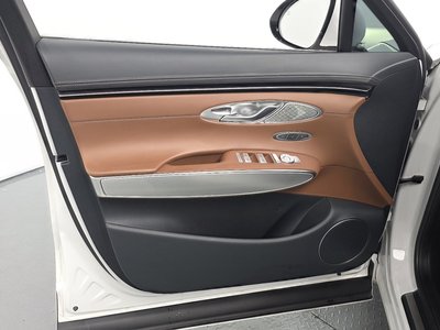 2022 Genesis GV70 — миниатюра 14