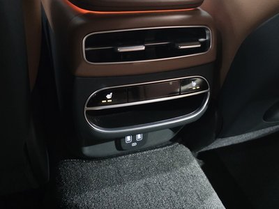 2022 Genesis GV70 — миниатюра 25