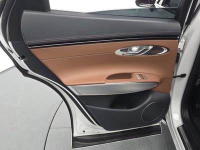 2022 Genesis GV70 — миниатюра 15