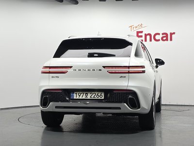 2022 Genesis GV70 photo 3
