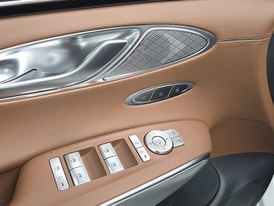 2022 Genesis GV70 — миниатюра 28