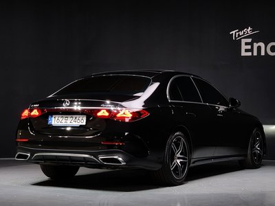 MERCEDES-BENZ E-CLASS - 4