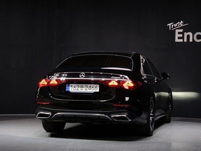 MERCEDES-BENZ E-CLASS - 3