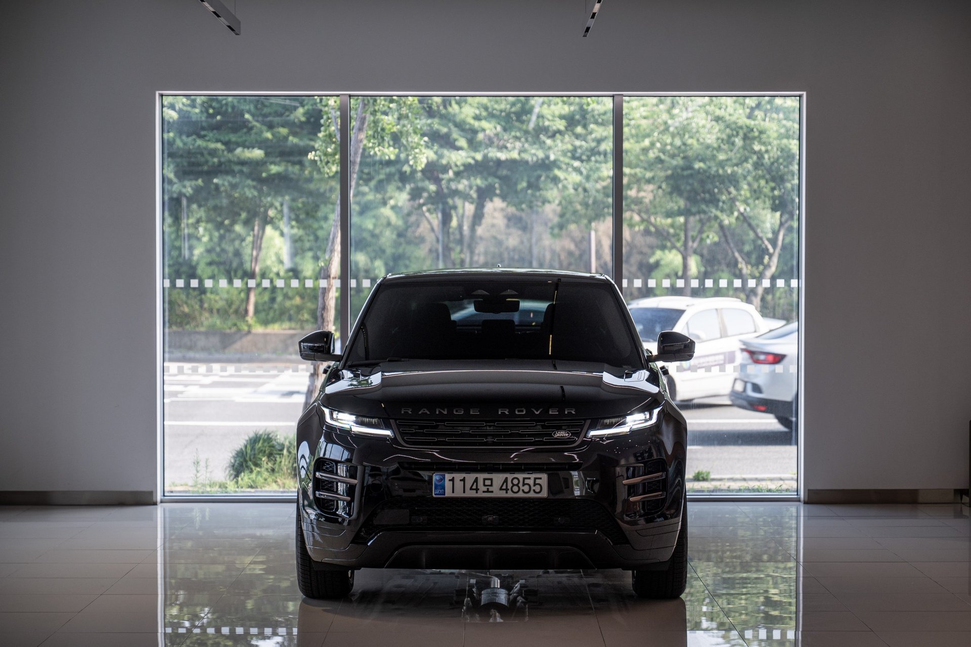 LAND ROVER RANGE ROVER EVOQUE - View 1