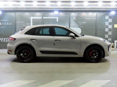 PORSCHE MACAN - 6