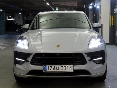 PORSCHE MACAN - 2