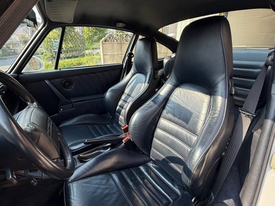 PORSCHE 911 CARRERA 2 - 6