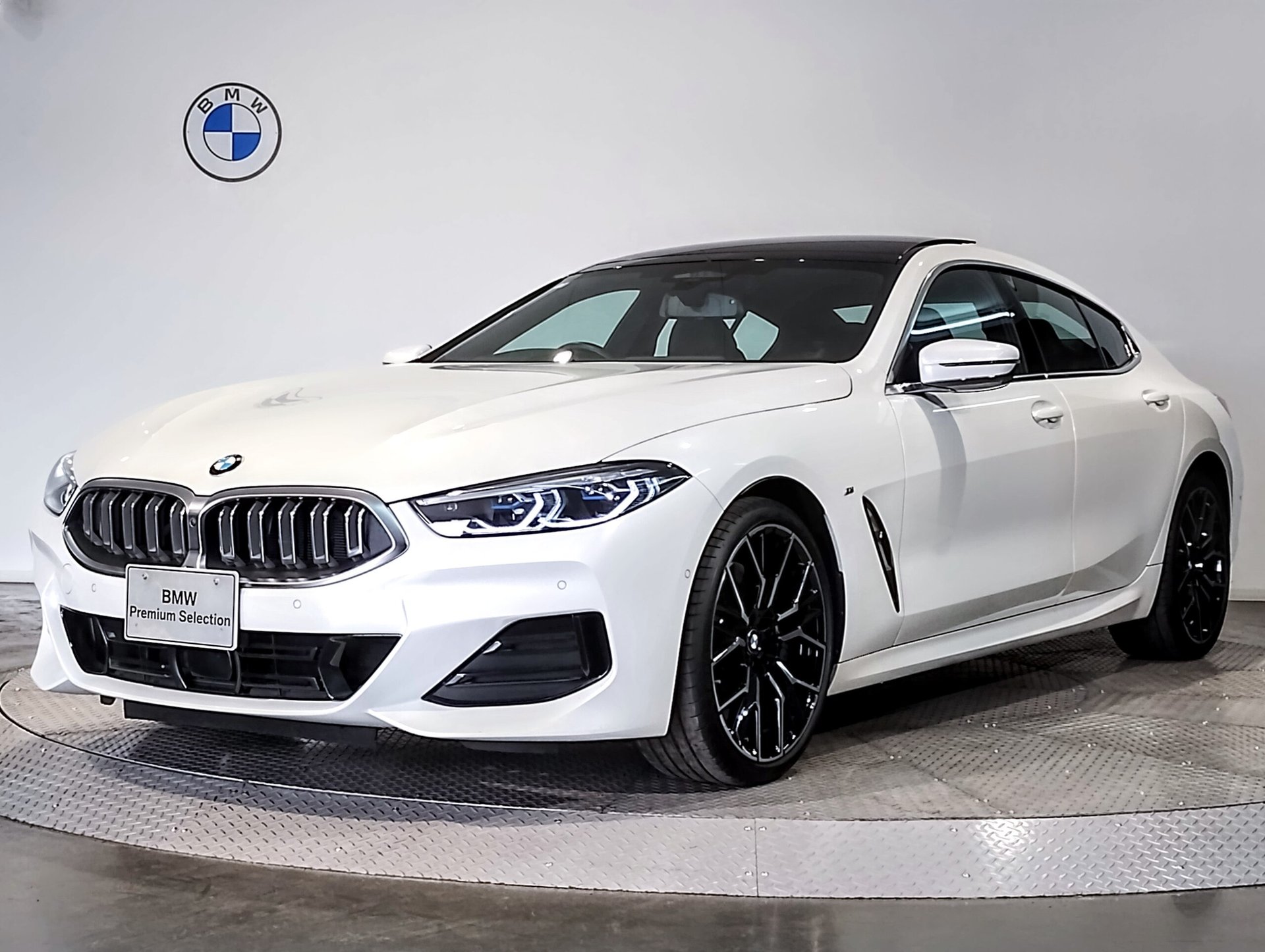 BMW 8 SERIES GRAN COUPE - View 1