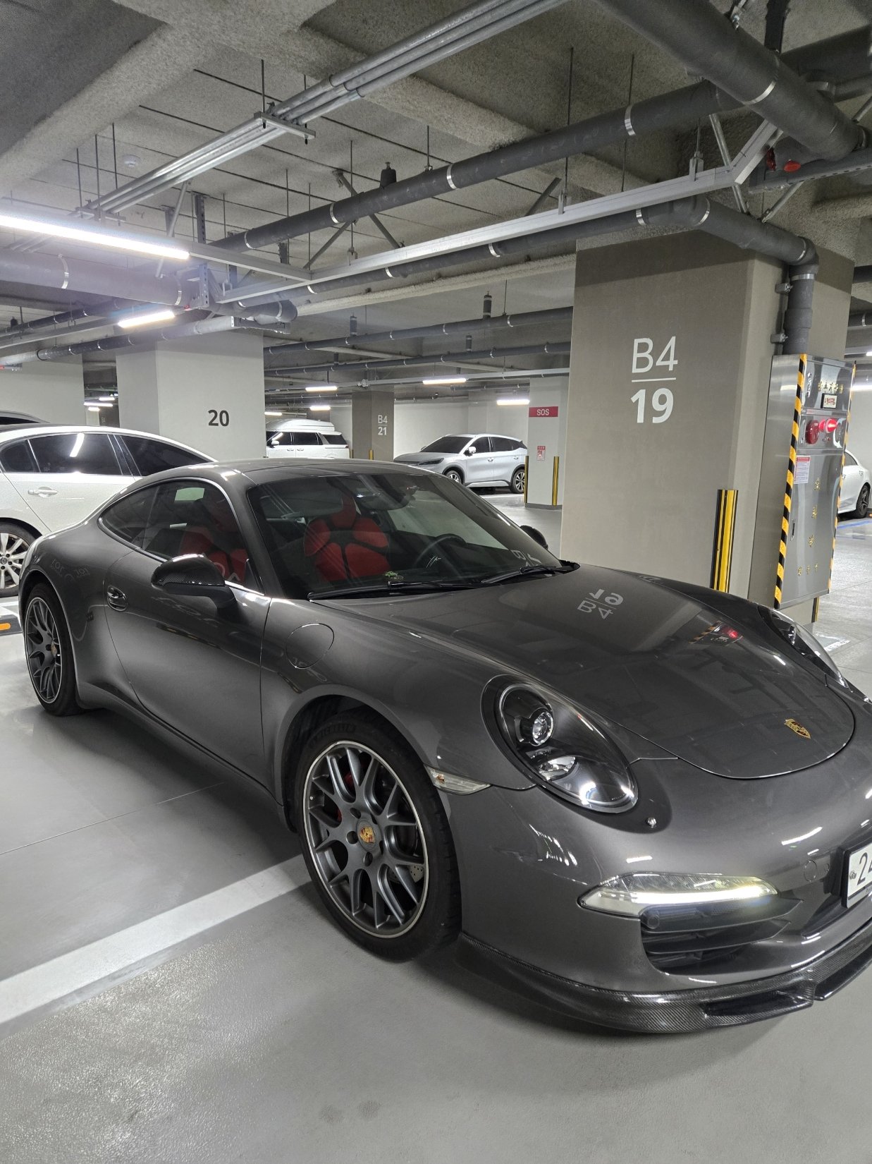 PORSCHE 911 - View 1