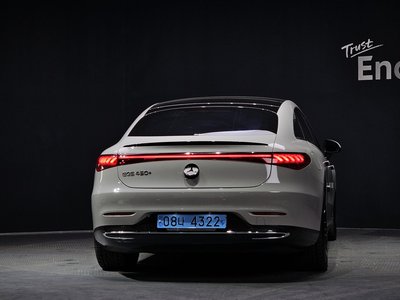 MERCEDES-BENZ EQS - 4