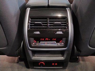 2025 BMW X5 — миниатюра 52