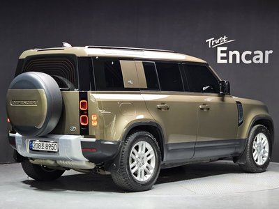 LAND ROVER DEFENDER - 4