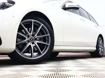 MERCEDES-BENZ E-CLASS - 9