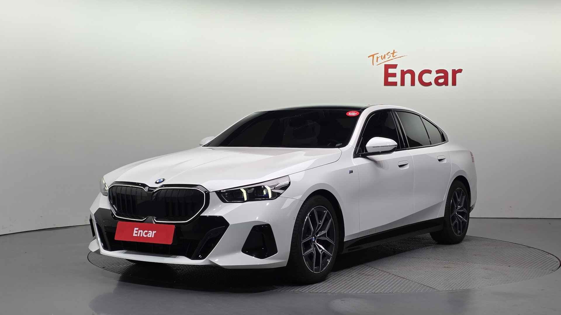 BMW 5 SERIES - View 1