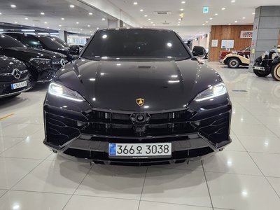 LAMBORGHINI URUS - 2