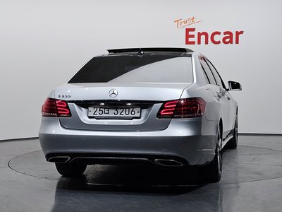 MERCEDES-BENZ E-CLASS - 4