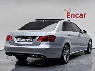 MERCEDES-BENZ E-CLASS - 2